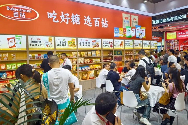 AG视讯展位人流如织展现品牌实力