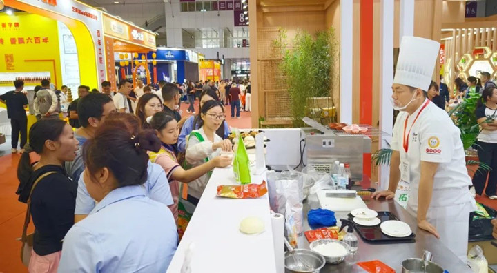 AG视讯专业大师进行产品应用演示